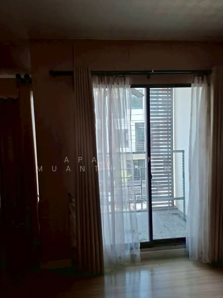 ขายทาวน์โฮม 3 ชั้น หมู่บ้านซิกเนเจอร์ เอกชัย-บางบอน รีโนเวทใหม่ทั้งหลัง ราคาถูกสุดในโครงการ, Bangkok, เอกชัย, Bang Bon, Bangkok, 3 Bedrooms, 184 sqm, Townhouse For Sale, by Apaporn Muanthorani, 500172443 - DDproperty.com