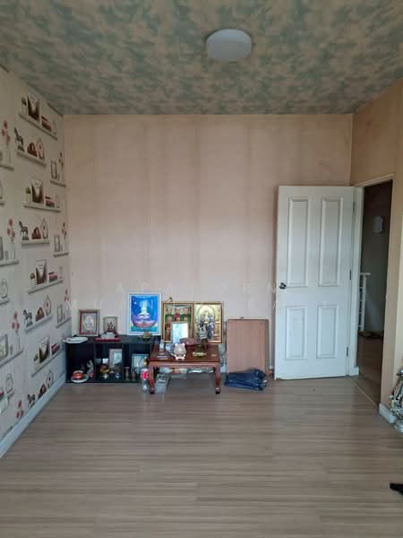 ขายบ้านหลังใหญ่ 3 ชั้น Six Nature เอกชัย-บางบอน กำลังรีโนเวท พร้อมเข้าอยู่เร็ว ๆ นี้, Bangkok, เอกชัย, Bang Bon, Bang Bon, Bangkok, 3 Bedrooms, 184 sqm, Townhouse For Sale, by Apaporn Muanthorani, 500172443 - DDproperty.com