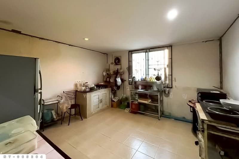 For Sale - NY-065284 Commercial Building, Udomkit 2, Laem Chabang, Chonburi, near Udomkit 2 Market, Chon Buri (Pattaya)