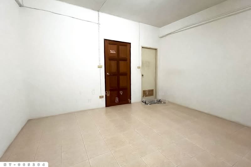 NY-065284 อาคารพาณิชย์ อุดมกิตต์ 2 แหลมฉบัง ชลบุรี ใกล้ตลาดอุดมกิตต์ 2, ชลบุรี, หนองขาม, ศรีราชา, ชลบุรี, 280 ตร.ม., ตึกแถว-อาคารพาณิชย์ ขาย, โดย เบ็ญจวริณ ภัคเวทพิสิษฐ์(เบ็ญ), 500172579 - DDproperty.com