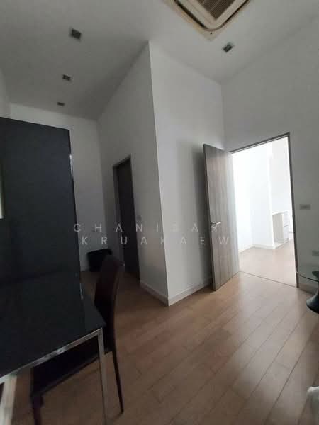 Trapezo Sukhumvit 16, Bangkok, Soi Sukhumvit 16, Khlong Toei, Khlong Toei, Bangkok, 3 Bedrooms, 118 sqm, Condo For Rent, by Chanisara Kruakaew, 500172585 - DDproperty.com