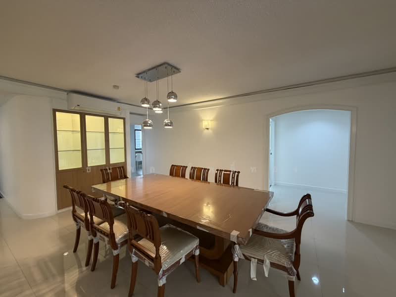 Peng Seng Mansion, Bangkok, หลังสวน หลังสวน, Lumphini, Pathum Wan, Bangkok, 2 Bedrooms, 200 sqm, Condo For Rent, by ธนพล โพธิ์ทอง, 500172619 - DDproperty.com