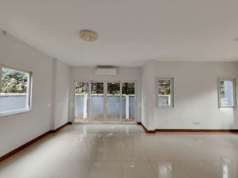 ขาย บ้านเดี่ยว 2 ชั้น หลังมุม หมู่บ้านสุธาริน ไพรเวซี่ รังสิต คลอง3 ลาดสวาย ลำลูกกา ธัญบุรี, ปทุมธานี, ลาดสวาย, ลำลูกกา, ปทุมธานี, 225 ตร.ม., บ้านเดี่ยว ขาย, โดย CHAWALIT KONGSAKPAIBUL, 500172697 - DDproperty.com