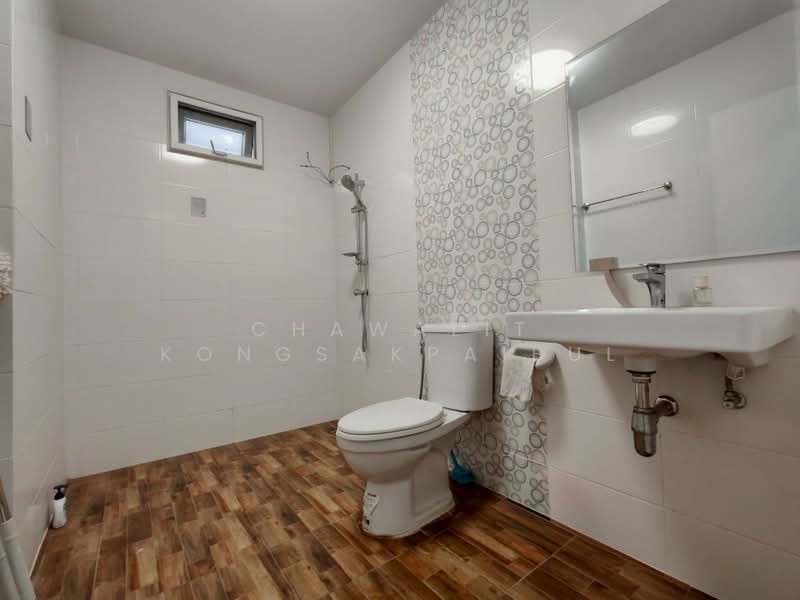 For Sale: 2-story detached house, corner unit, Sutarin Privacy Rangsit Klong 3., Pathum Thani, Lat Sawai, Lam Luk Ka, Pathum Thani, 3 Bedrooms, 225 sqm, Single Detached House For Sale, by CHAWALIT KONGSAKPAIBUL, 500172697 - DDproperty.com