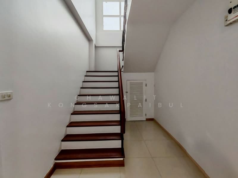 ขาย บ้านเดี่ยว 2 ชั้น หลังมุม หมู่บ้านสุธาริน ไพรเวซี่ รังสิต คลอง3 ลาดสวาย ลำลูกกา ธัญบุรี, ปทุมธานี, ลาดสวาย, ลำลูกกา, ปทุมธานี, 225 ตร.ม., บ้านเดี่ยว ขาย, โดย CHAWALIT KONGSAKPAIBUL, 500172697 - DDproperty.com