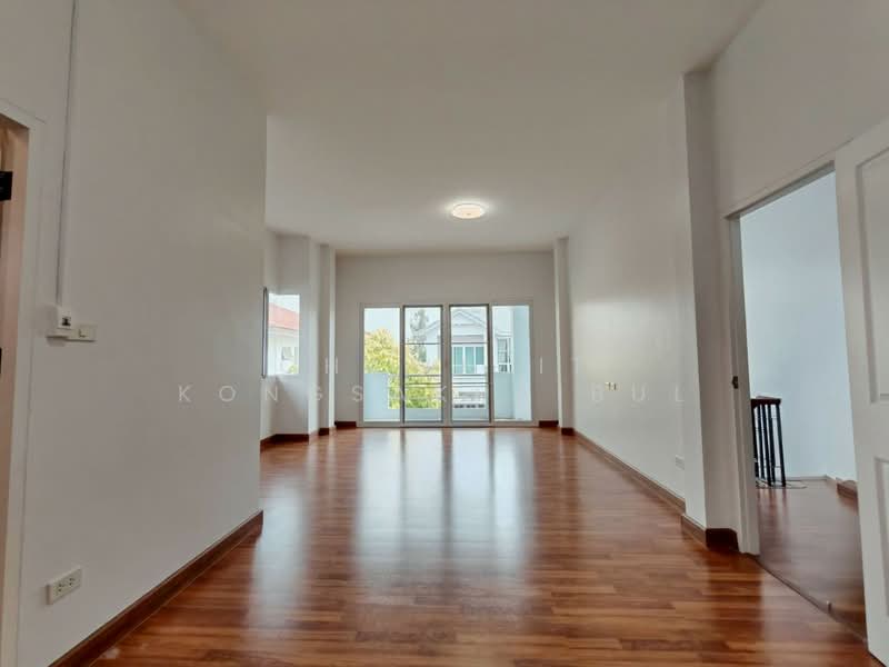 ขาย บ้านเดี่ยว 2 ชั้น หลังมุม หมู่บ้านสุธาริน ไพรเวซี่ รังสิต คลอง3 ลาดสวาย ลำลูกกา ธัญบุรี, ปทุมธานี, ลาดสวาย, ลำลูกกา, ปทุมธานี, 225 ตร.ม., บ้านเดี่ยว ขาย, โดย CHAWALIT KONGSAKPAIBUL, 500172697 - DDproperty.com