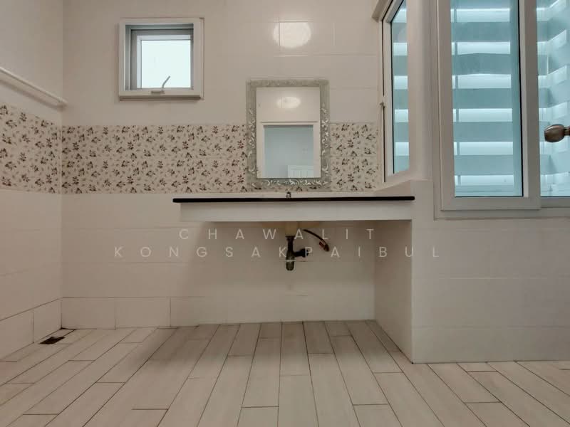 For Sale: 2-story detached house, corner unit, Sutarin Privacy Rangsit Klong 3., Pathum Thani, Lat Sawai, Lam Luk Ka, Pathum Thani, 3 Bedrooms, 225 sqm, Single Detached House For Sale, by CHAWALIT KONGSAKPAIBUL, 500172697 - DDproperty.com