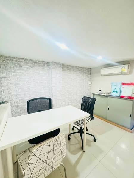 ทาวน์เฮ้าส์ 3-ห้องนอน, กรุงเทพ, บางนาเหนือ, บางนา, กรุงเทพ, 200 ตร.ม., ทาวน์เฮ้าส์ ให้เช่า, โดย Kitnipat Boonyadhammakul, 500172702 - DDproperty.com