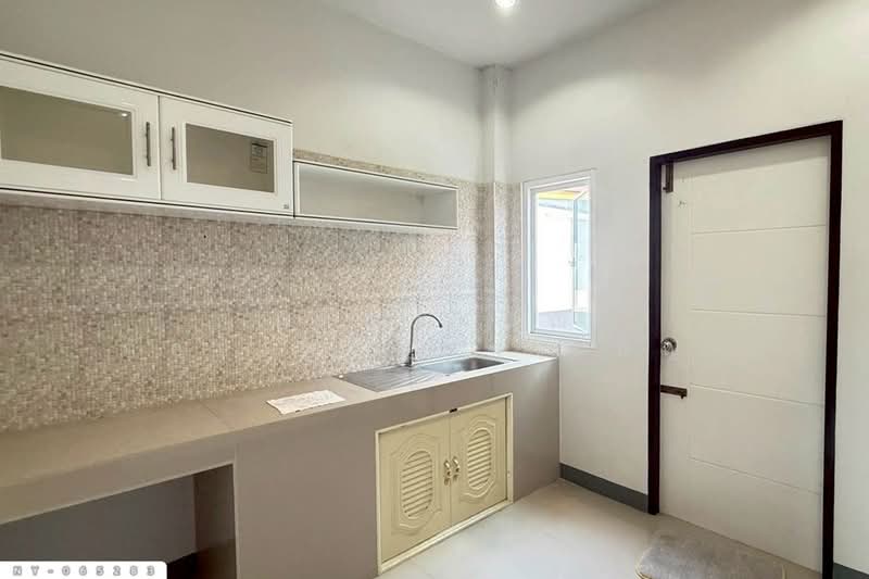 NY-065283 Townhouse The One Bangkla Chachoengsao near Sunrise Lagoon Country Club Golf Course, Chachoengsao, Samet Nua, Bang Khla, Chachoengsao, 2 Bedrooms, 70 sqm, Townhouse For Sale, by Benchawarin Pakkawetppisit, 500172710 - DDproperty.com
