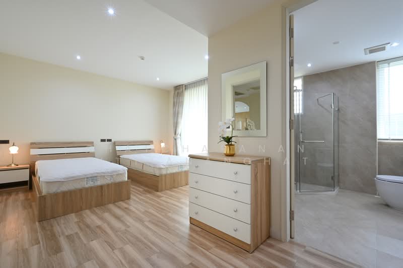 Ideal 24, Bangkok, 85 Sukhumvit 24 Alley, Khong Tan, Khlong Toei, Bangkok, 4 Bedrooms, 327 sqm, Condo For Sale, by Phatcharanan Kittiananchat, 500172761 - DDproperty.com