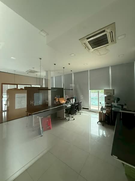 Rama 9 : 4-Storey Commercial Building with Elevator in Prime CBD Area, Bangkok, Huai Khwang, Huai Khwang, Bangkok, , 800 sqm, Shophouse For Rent, by Pudis Chitrungsakorn, 500172791 - DDproperty.com