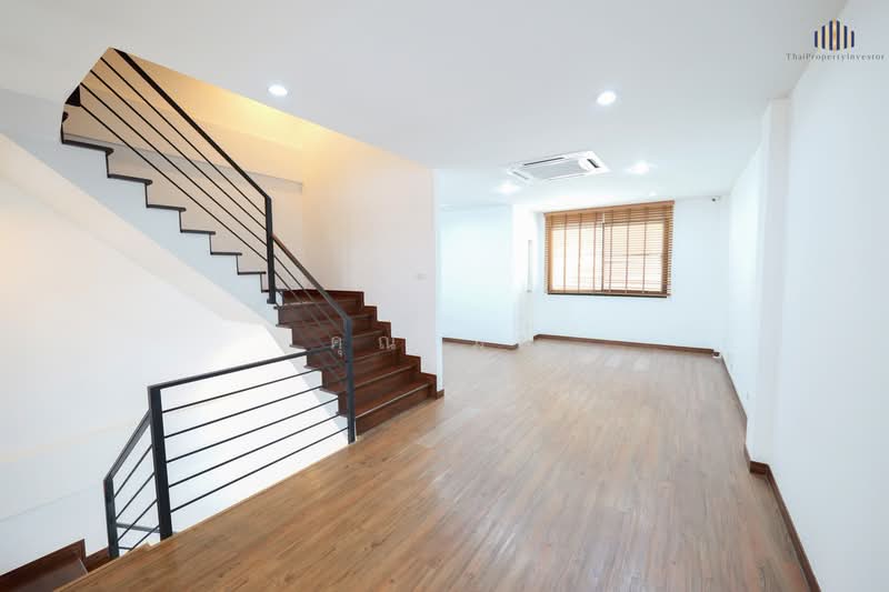 ตึก โฮมออฟฟิศทำเลดี สำหรับเจ้าของธุรกิจ ผู้บริหารยุคใหม่ !!! เวิร์คแอดไลฟ์ นวมินทร์ 36 ฟังก์ชั่นครบ, กรุงเทพ, ถนนนวมินทร์ 36, คลองกุ่ม, บึงกุ่ม, กรุงเทพ, 300 ตร.ม., สำนักงาน ขาย, โดย คุณเมย์, 500172799 - DDproperty.com