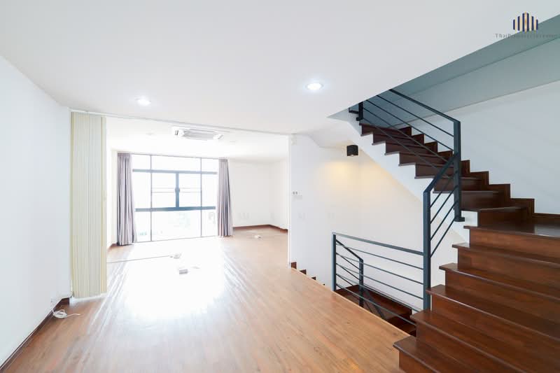 ตึก โฮมออฟฟิศทำเลดี สำหรับเจ้าของธุรกิจ ผู้บริหารยุคใหม่ !!! เวิร์คแอดไลฟ์ นวมินทร์ 36 ฟังก์ชั่นครบ, กรุงเทพ, ถนนนวมินทร์ 36, คลองกุ่ม, บึงกุ่ม, กรุงเทพ, 300 ตร.ม., สำนักงาน ขาย, โดย คุณเมย์, 500172799 - DDproperty.com