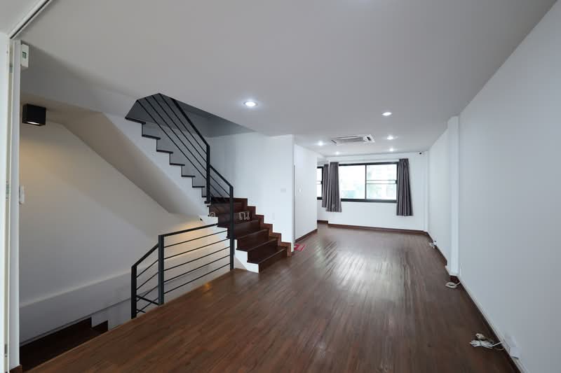 ตึก โฮมออฟฟิศทำเลดี สำหรับเจ้าของธุรกิจ ผู้บริหารยุคใหม่ !!! เวิร์คแอดไลฟ์ นวมินทร์ 36 ฟังก์ชั่นครบ, Bangkok, ถนนนวมินทร์ 36, Khlong Kum, Bueng Kum, Bangkok, , 300 sqm, Office Space For Sale, by คุณเมย์, 500172799 - DDproperty.com