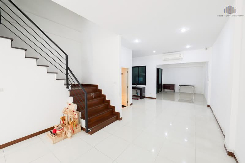 ตึก โฮมออฟฟิศทำเลดี สำหรับเจ้าของธุรกิจ ผู้บริหารยุคใหม่ !!! เวิร์คแอดไลฟ์ นวมินทร์ 36 ฟังก์ชั่นครบ, Bangkok, ถนนนวมินทร์ 36, Khlong Kum, Bueng Kum, Bangkok, , 300 sqm, Office Space For Sale, by คุณเมย์, 500172799 - DDproperty.com