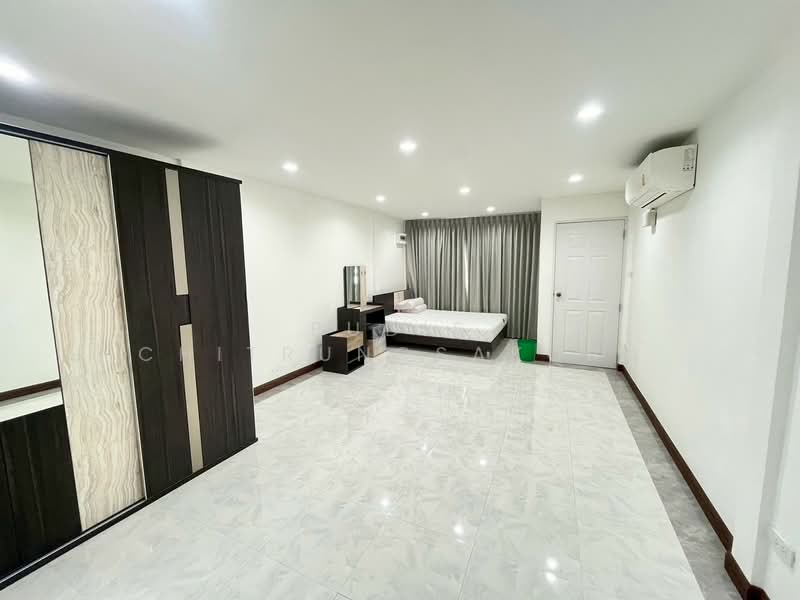 Huai Khwang – Pracharat Bamphen, Bangkok, Huai Khwang, Huai Khwang, Bangkok, , 131 sqm, Shophouse For Rent, by Pudis Chitrungsakorn, 500172801 - DDproperty.com