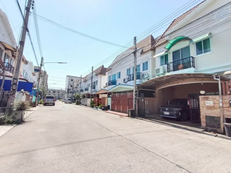 มารวย บ้านโพธิ์, Chachoengsao, Saen Phu Dat, Ban Pho, Chachoengsao, 3 Bedrooms, 150 sqm, Townhouse For Sale, by The Best Property โบ (รหัสตัวแทน 6694) Line ID :, 500172814 - DDproperty.com