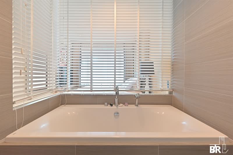 Siri At Sukhumvit, Bangkok, 902 Sukhumvit Road, Phra Kanong, Khlong Toei, Bangkok, 2 Bedrooms, 68 sqm, Condo For Rent, by Nicha Peerakittikul, 500172820 - DDproperty.com