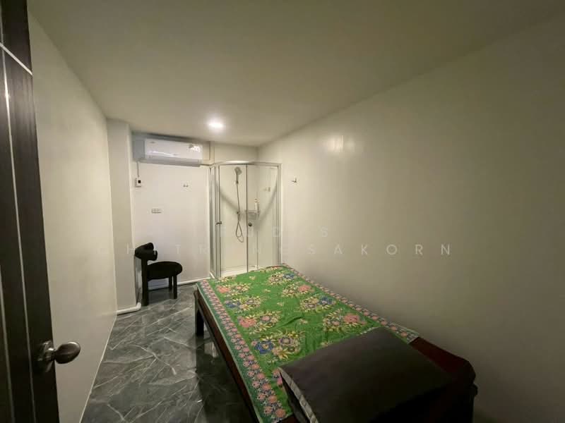 ให้เช่า - เซ้งร้าน ทำเลเหม่งจ๋าย – รัชดา ทำเลศักยภาพสูง, กรุงเทพ