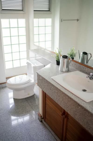 Ma Peng Seng Apartment, Bangkok, Soi Sukhumvit 31, Khlongtoei Nua, Watthana, Bangkok, 3 Bedrooms, 311 sqm, Apartment For Rent, by Chanisara Kruakaew, 500172956 - DDproperty.com