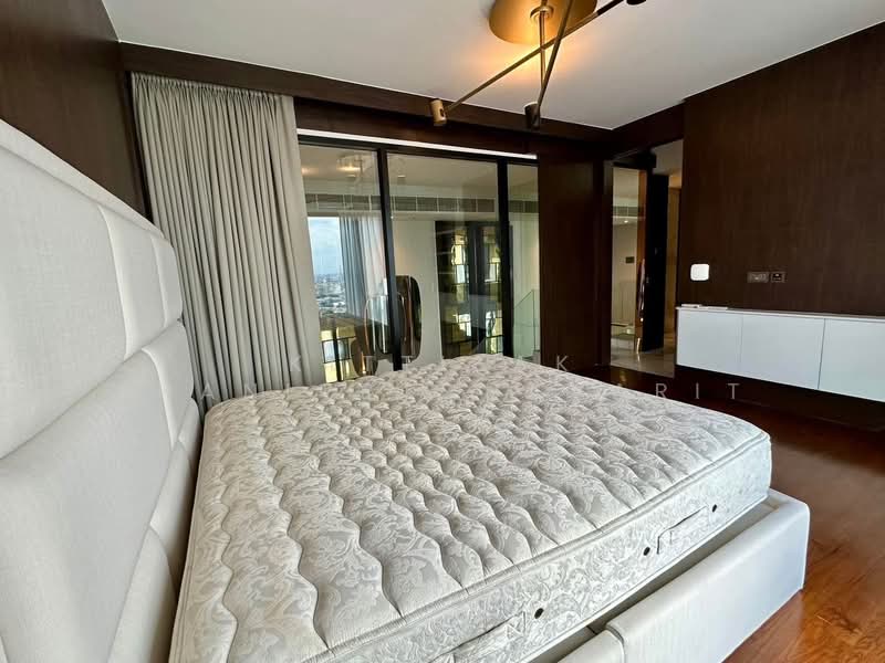 The Lofts Silom, Bangkok, Pramuan Road, Silom, Bang Rak, Bangkok, 2 Bedrooms, 122 sqm, Condo For Rent, by Kittisak Phanlertchavarit, 500172996 - DDproperty.com