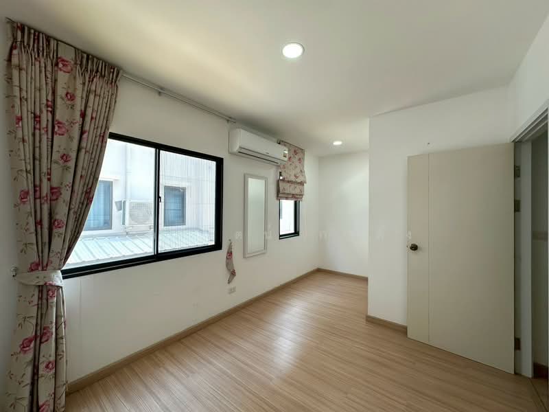 J Grand Sathorn-Kalapapruek, Bangkok, Kanlapaphruek Road, Bang Khae, Bang Khae, Bangkok, 4 Bedrooms, 161 sqm, Townhouse For Sale, by วิดารัตน์ กาติ้ง, 500173004 - DDproperty.com