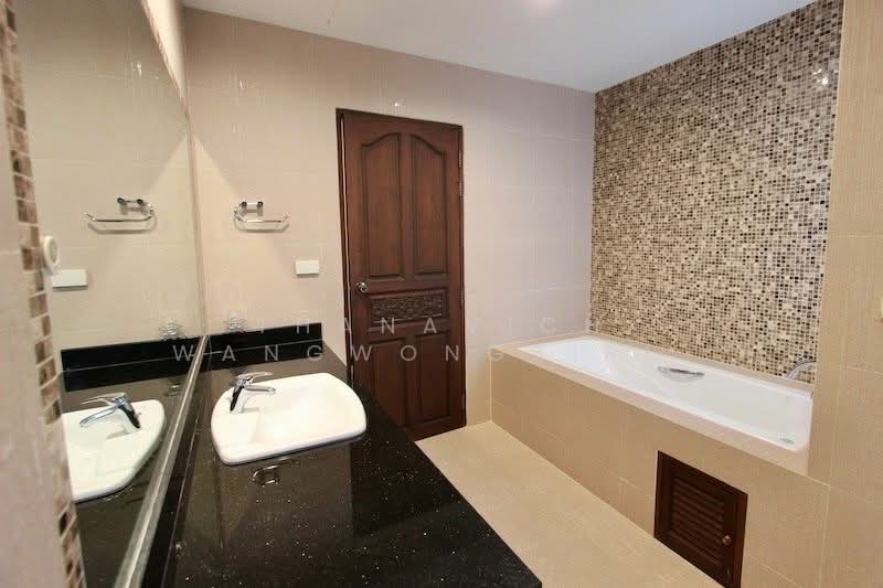 4-BR Villa, Prachuap Khiri Khan, Hua Hin, Hua Hin, Prachuap Khiri Khan, 4 Bedrooms, 325 sqm, Villa For Sale, by Woramet  Jiemdumnernkit, 500173015 - DDproperty.com