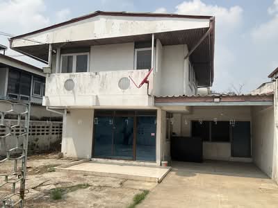 ขาย - บ้านเดี่ยว2ชั้น63ตร.ว.3นอน2น้ำ1ห้องครัว 1ห้องแม่บ้านจอดรถได้หลายคัน มีบริเวณสนามหญ้า ขาย 11,500,000บ, กรุงเทพ