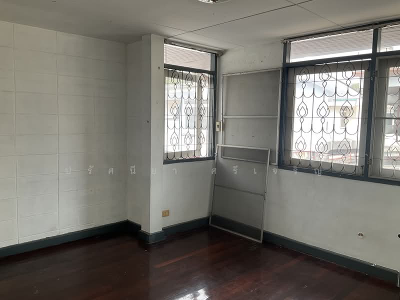 บ้านเดี่ยว2ชั้น63ตร.ว.3นอน2น้ำ1ห้องครัว 1ห้องแม่บ้านจอดรถได้หลายคัน มีบริเวณสนามหญ้า ขาย 11,500,000บ, Bangkok, พระรามเก้า 41, Suan Luang, Suan Luang, Bangkok, 3 Bedrooms, 150 sqm, Single Detached House For Sale, by ปรัศนียา ศรีเจริญ, 500173039 - DDproperty.com