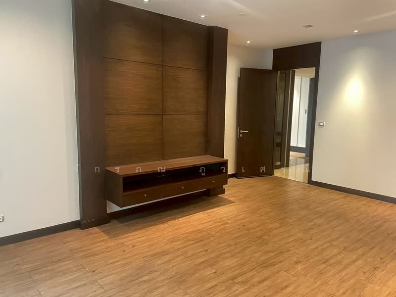Ideal 24, Bangkok, 85 Sukhumvit 24 Alley, Khong Tan, Khlong Toei, Bangkok, 4 Bedrooms, 326 sqm, Condo For Sale, by จักรภณ ภูวเศรณี, 500173055 - DDproperty.com
