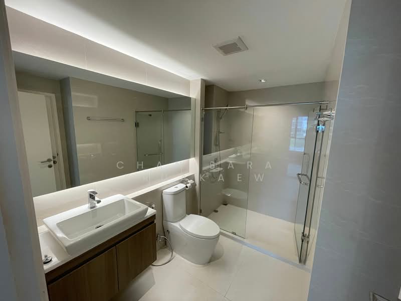 Vtara Sukhumvit 36, Bangkok, 118 Soi Saen Sabai, Phra Kanong, Khlong Toei, Bangkok, 2 Bedrooms, 68 sqm, Condo For Rent, by Utaiwan Kiatpanya, 500173100 - DDproperty.com