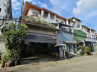 ขาย - Prinluck Navamin : ปริญลักษณ์ นวมินทร์, กรุงเทพ