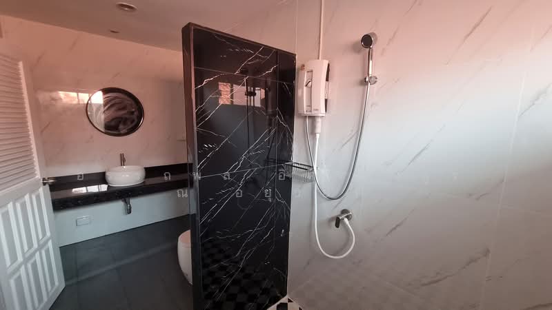 Townhouse Thonglor BTS 800 meters., Bangkok, Khlong Tan Nua, Watthana, Bangkok, 3 Bedrooms, 220 sqm, Townhouse For Rent, by Attnapol Issarangul Na Ayudhya, 500173178 - DDproperty.com