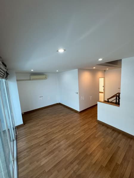 ลุมพินี ทาวน์ เรสซิเดนซ์ ลาดพร้าว สเตชั่น : Lumpini Town Residence Ladprao Station, กรุงเทพ, จอมพล, จตุจักร, กรุงเทพ, 200 ตร.ม., ทาวน์เฮ้าส์ ขาย, โดย NRagent, 500173213 - DDproperty.com