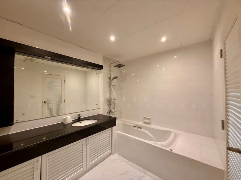 Liberty Park 2, Bangkok, 55 Soi Sukhumvit 11, Khlongtoei Nua, Watthana, Bangkok, 3 Bedrooms, 119 sqm, Condo For Rent, by Samerjai Lertnapakriengkai, 500173222 - DDproperty.com