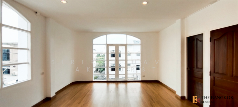 Townhouse Area Rama 9, Bangkok, Huai Khwang, Huai Khwang, Bangkok, 4 Bedrooms, 320 sqm, Townhouse For Sale, by Sirirut Havee Akehurst, 500173274 - DDproperty.com