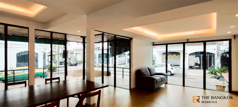 Townhouse Area Rama 9, กรุงเทพ, ห้วยขวาง, ห้วยขวาง, กรุงเทพ, 320 ตร.ม., ทาวน์เฮ้าส์ ขาย, โดย Sirirut Havee Akehurst, 500173274 - DDproperty.com