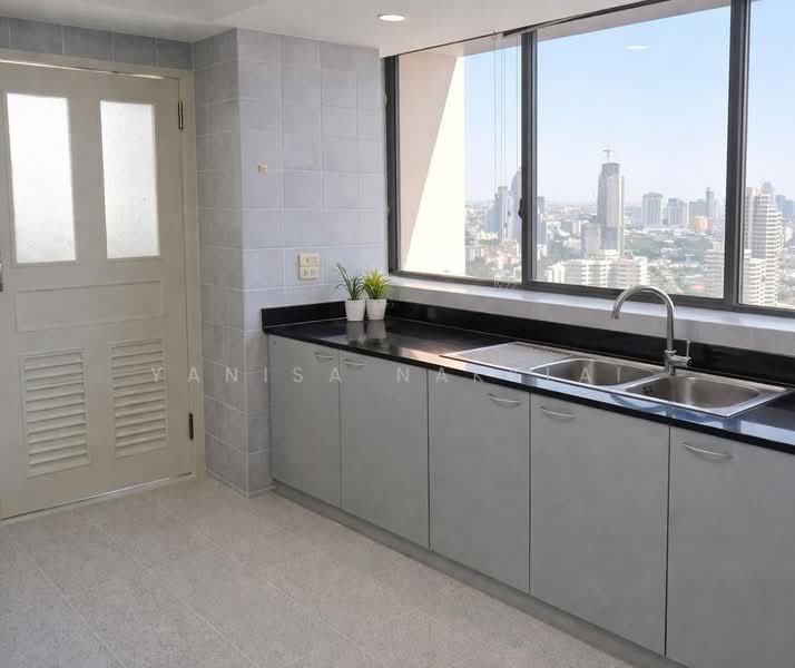 President Park Sukhumvit 24, Bangkok, 99 Sukhumvit 24 Alley, Khlongtoei Nua, Watthana, Bangkok, 3 Bedrooms, 261 sqm, Condo For Rent, by Yanisa Nakklai, 500173303 - DDproperty.com