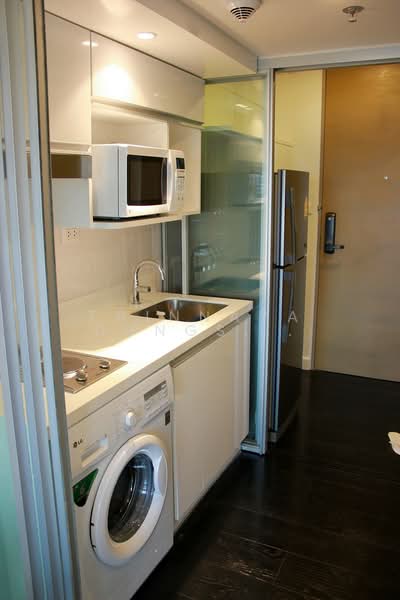 ASHTON Morph 38, Bangkok, 88 Soi Sukhumvit 38, Phra Kanong, Khlong Toei, Bangkok, 1 Bedroom, 43 sqm, Condo For Rent, by Trinnaya Dungsirisangthong, 500173365 - DDproperty.com