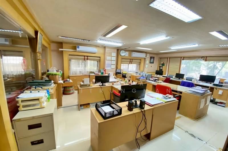 Baan Ratchada Ladprao 80, Bangkok, Soi Lat Phrao 80, Wang Thonglang, Wang Thonglang, Bangkok, 4 Bedrooms, 230 sqm, Single Detached House For Sale, by Pimlada Lertritrungmanee, 500173400 - DDproperty.com