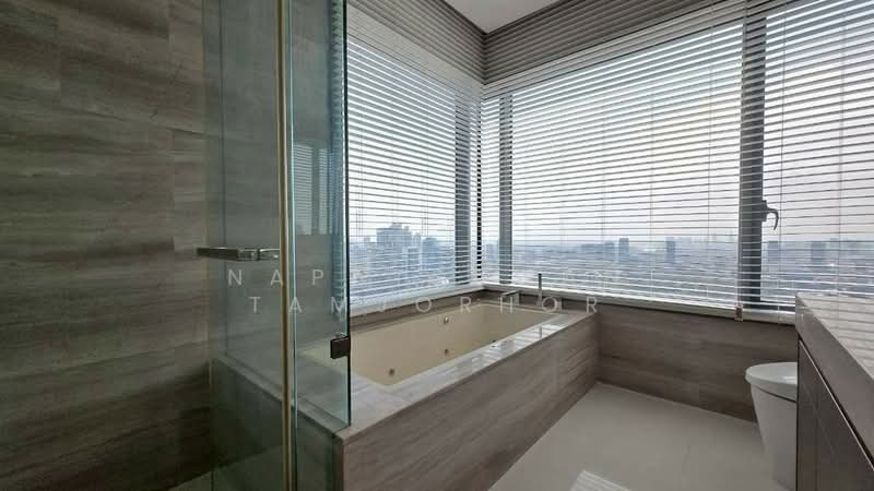 Q1 Sukhumvit, Bangkok, 1 Sukhumvit Road, Khlong Toei, Khlong Toei, Bangkok, 4 Bedrooms, 325 sqm, Condo For Rent, by Napatsawan Tamjorhor, 500173425 - DDproperty.com