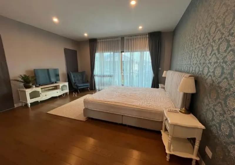 Burasiri Pattanakarn, Bangkok, New Pattanakarn Road, Prawet, Prawet, Bangkok, 4 Bedrooms, 250 sqm, Single Detached House For Sale, by Gun Henglite , 500173492 - DDproperty.com