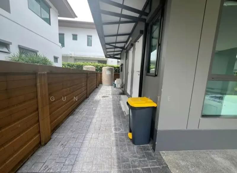 Burasiri Pattanakarn, Bangkok, New Pattanakarn Road, Prawet, Prawet, Bangkok, 4 Bedrooms, 250 sqm, Single Detached House For Sale, by Gun Henglite , 500173492 - DDproperty.com