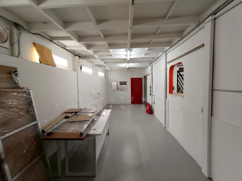 Two Connected Commercial Units located on Main Road Naradhiwas, Bangkok, นราธิวาสราชนครินทร์, Chong Nonsi, Yan Nawa, Bangkok, , 420 sqm, Shophouse For Rent, by Napittha Tiyapanitkun, 500173536 - DDproperty.com