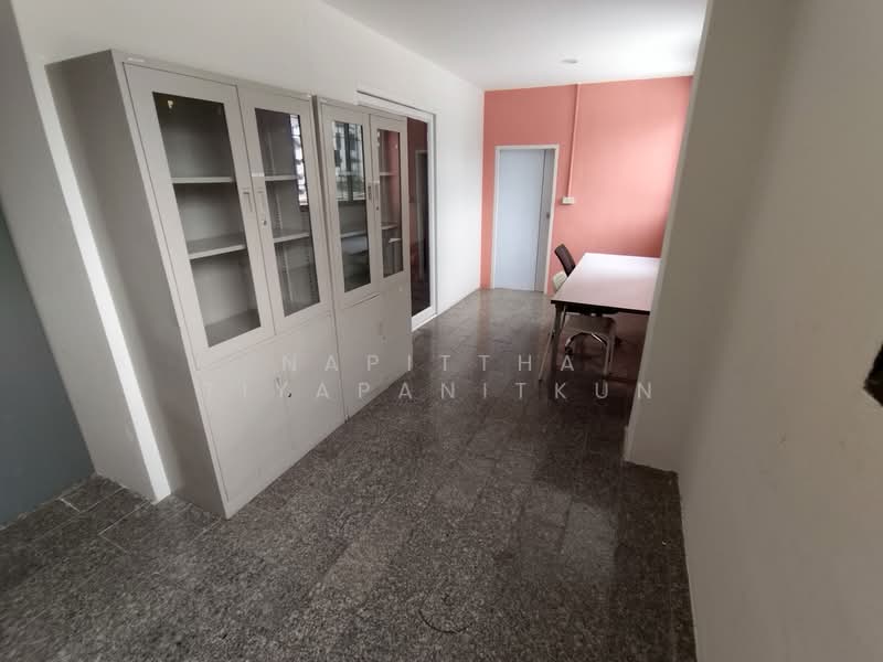 Two Connected Commercial Units located on Main Road Naradhiwas, Bangkok, นราธิวาสราชนครินทร์, Chong Nonsi, Yan Nawa, Bangkok, , 420 sqm, Shophouse For Rent, by Napittha Tiyapanitkun, 500173536 - DDproperty.com