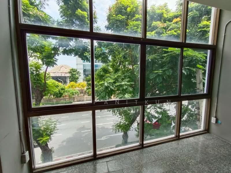 Two Connected Commercial Units located on Main Road Naradhiwas, Bangkok, นราธิวาสราชนครินทร์, Chong Nonsi, Yan Nawa, Bangkok, , 420 sqm, Shophouse For Rent, by Napittha Tiyapanitkun, 500173536 - DDproperty.com