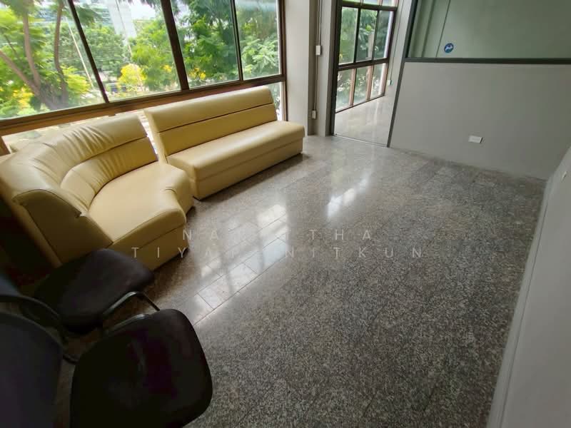 Two Connected Commercial Units located on Main Road Naradhiwas, Bangkok, นราธิวาสราชนครินทร์, Chong Nonsi, Yan Nawa, Bangkok, , 420 sqm, Shophouse For Rent, by Napittha Tiyapanitkun, 500173536 - DDproperty.com