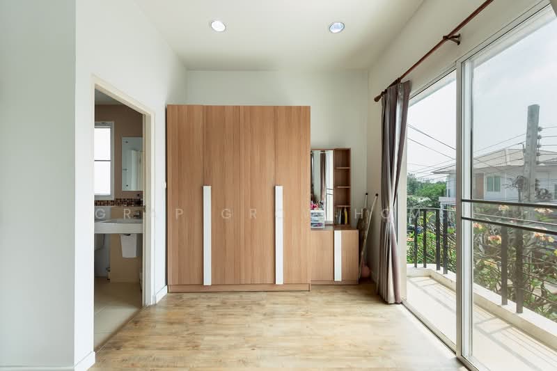 ขายบ้านแฝด กรูฟ วิลล์ บางนา เงียบสงบ เป็นส่วนตัวแบบสังคมบ้านเดี่ยว, Samut Prakan, Bangphli Yai, Bang Plee, Samut Prakan, 3 Bedrooms, 105 sqm, Semi-Detached House (Twin House) For Sale, by Grap Grow Home, 500173606 - DDproperty.com