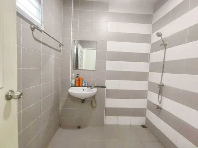 ขายเพราะย้ายไปอยู่ ตจว สภาพบ้านดีโปร่ง ถนนกว้าง ขายทาวน์เฮ้าส์ บ้านสวนพฤกษา ซอย 12, Chon Buri (Pattaya), Nong Ri, Muang Chon Buri, Chon Buri (Pattaya), 2 Bedrooms, 129 sqm, Townhouse For Sale, by นภา, 500173708 - DDproperty.com