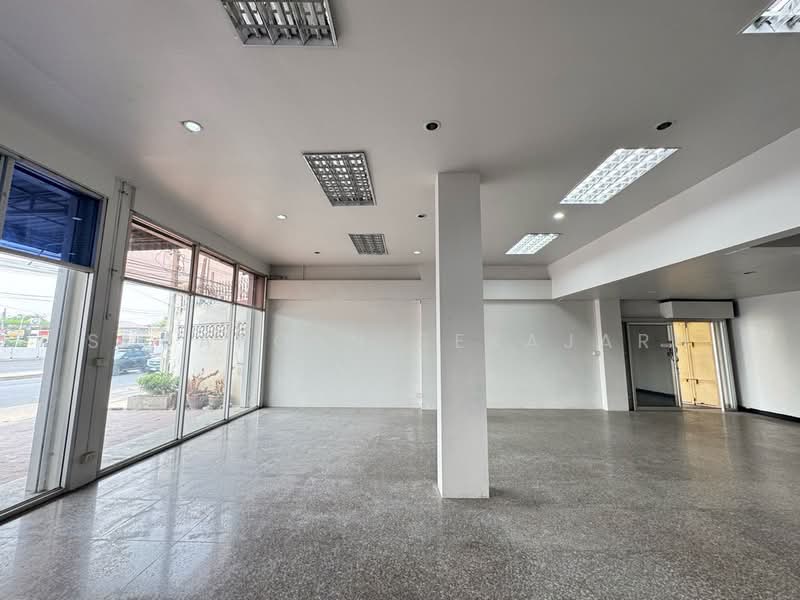 อาคารพาณิชย์ 4.5 ชั้น ห้องมุม มีพื้นที่ด้านข้าง ติดถนนราชพฤกษ์ ใกล้บุญถาวร และ MRT บางรักน้อย-ท่าอิฐ, นนทบุรี, บางรักน้อย, เมืองนนทบุรี, นนทบุรี, 468 ตร.ม., ตึกแถว-อาคารพาณิชย์ ให้เช่า, โดย Supaporn Sekajarn, 500173709 - DDproperty.com